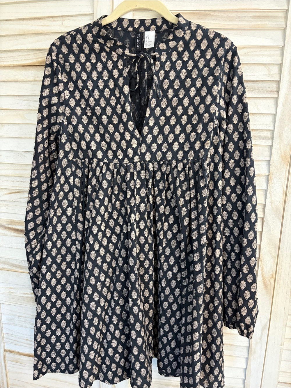 H&M Women's Black & Cream Printed Long-Sleeve Smock Dress